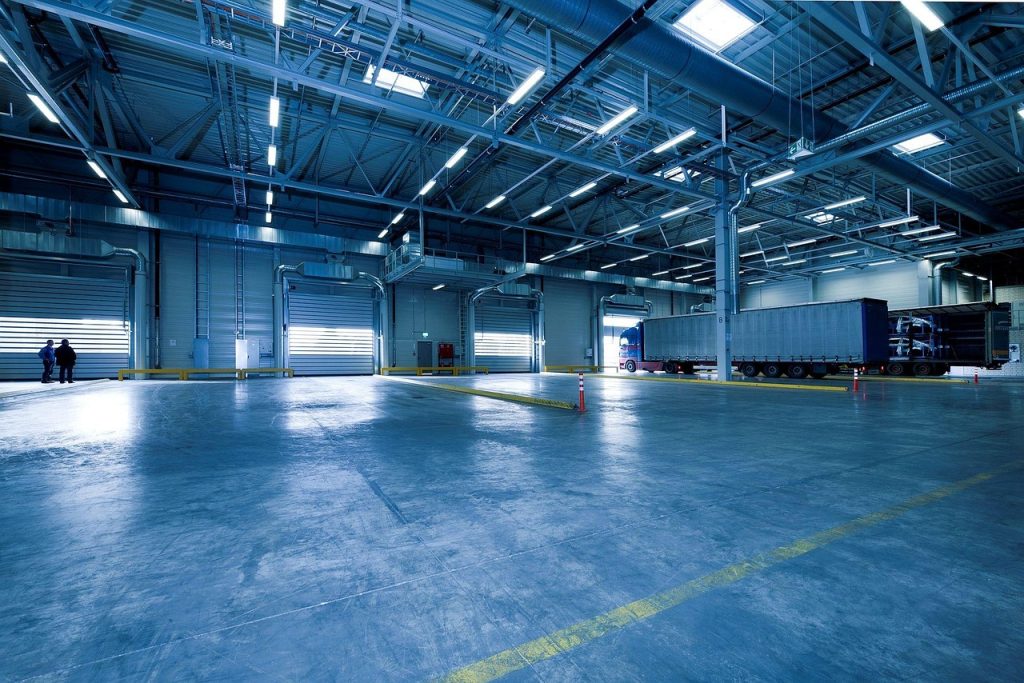 industrial-hall-1630740_1280-1024×683