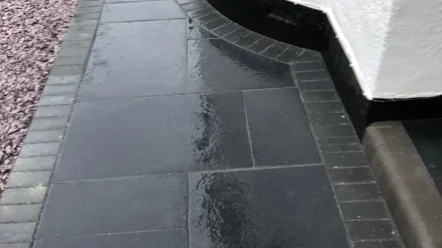 BlackpavingandwithedginginfrongardeninKeston__ms__msi___JPG