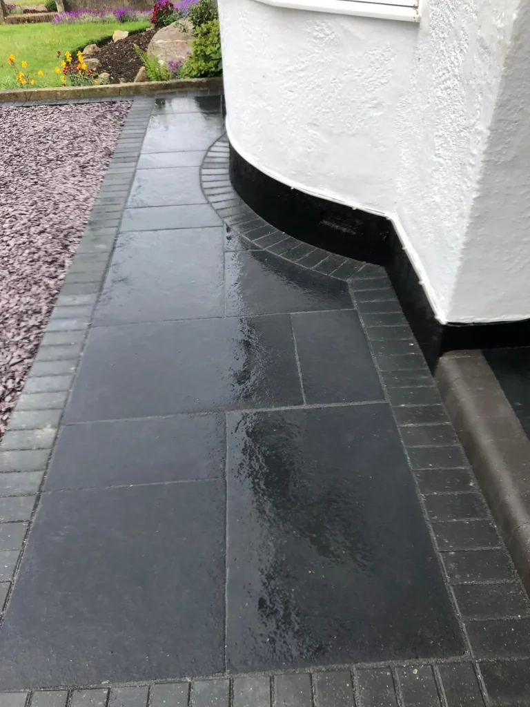 BlackpavingandwithedginginfrongardeninKeston__ms__msi___JPG