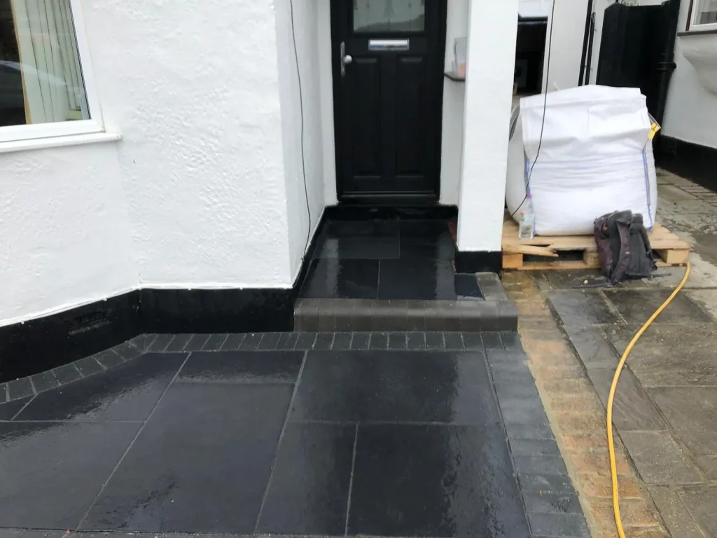 NewblackpavingstoneslaidingardeninKeston__ms__msi___JPG